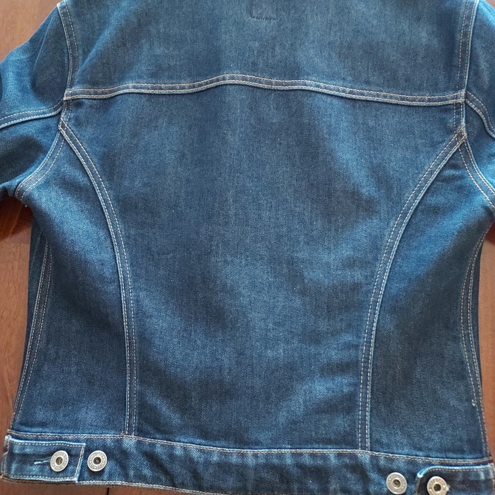 Icon Gap Denim Jacket. - image 4